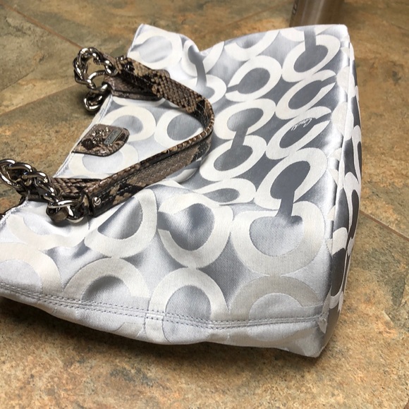 Coach bag 💯 authentic - Picture 6 of 8